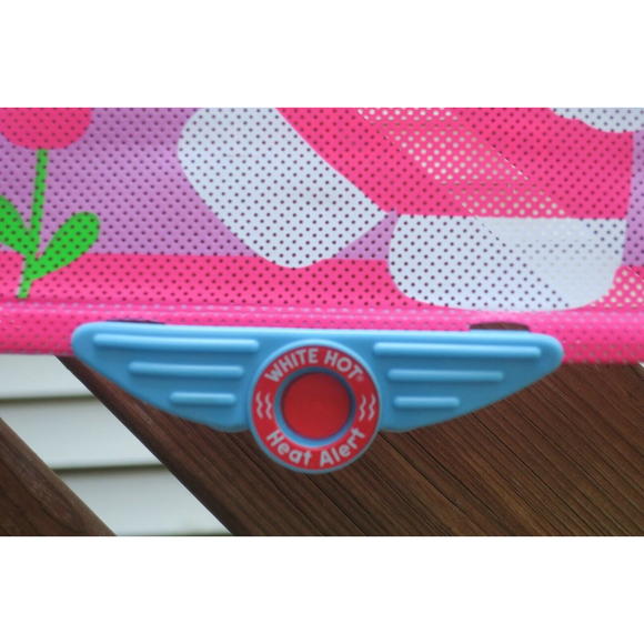 NEW Munchkin Sanrio HELLO KITTY Car Sunblock Sun Shade w/ HEAT ALERT SYSTEM - Picture 3 of 11